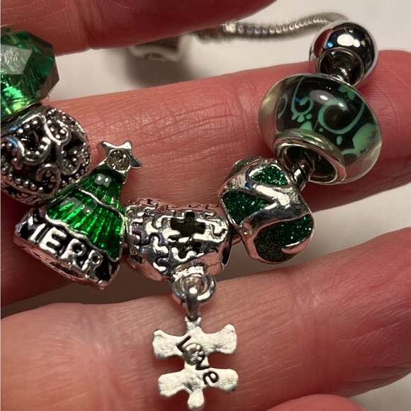 2297-RTT Sparkling Green Beads & Charms “ Missing Puzzle Piece” - Picture 8 of 13